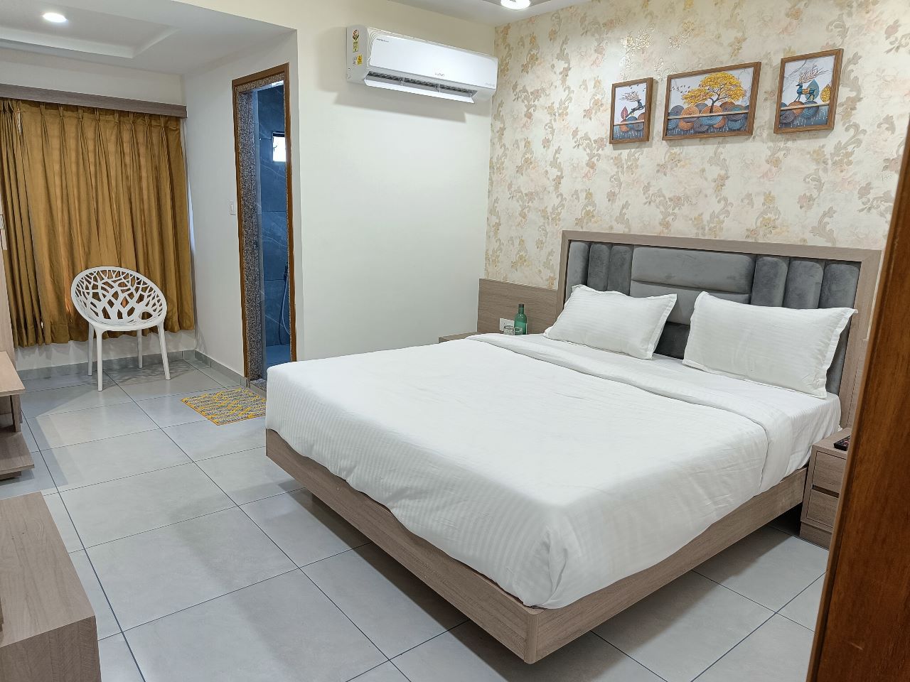 Standard single room